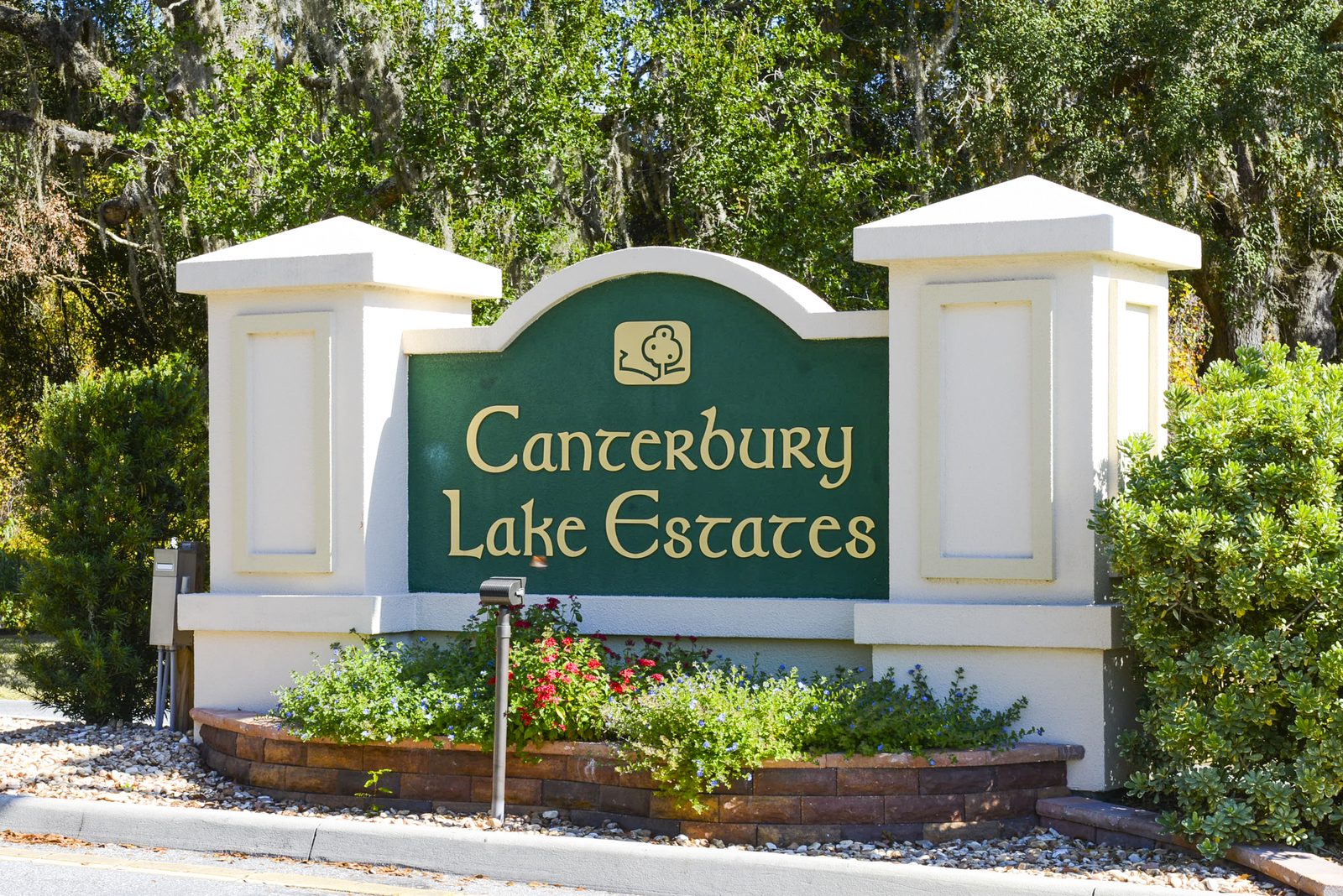 Canterbury Lake Estates entrance sign